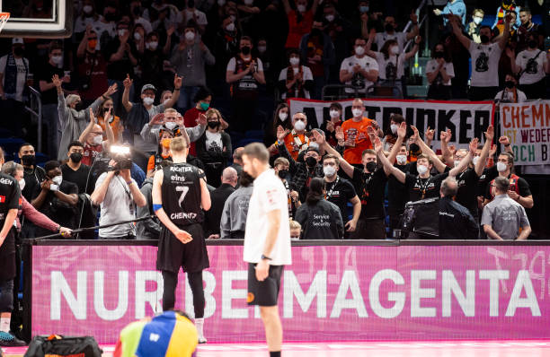 的中场配置 的中场配置