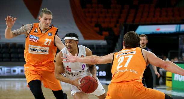 舞台的地位 舞台的地位